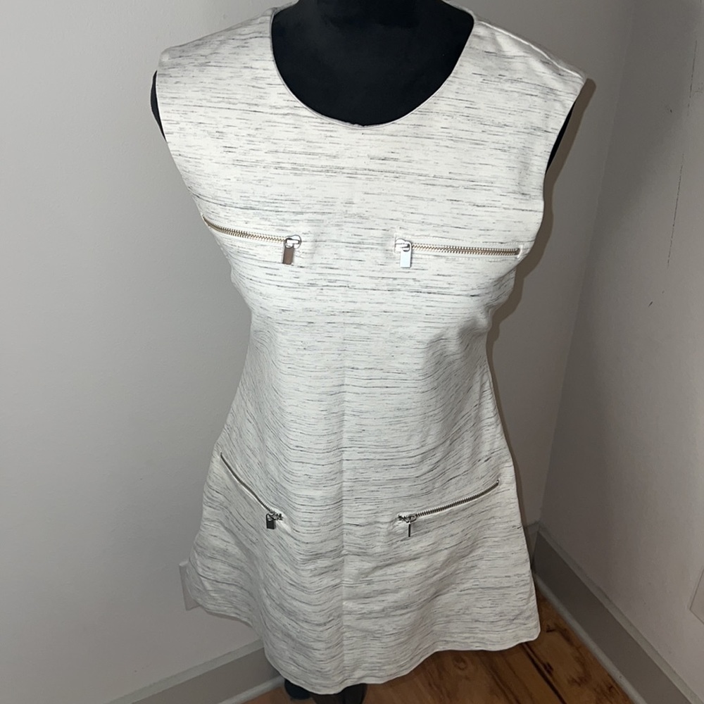 Banana Republic shift white gray sleeveless mini dress exposed back zipper Sz 8P